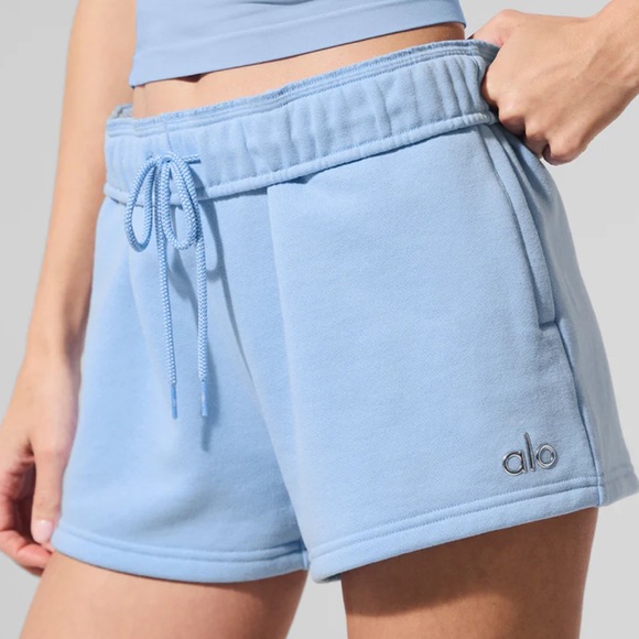 ALO Yoga Pants - ALO Accolade Shorts Blue Medium